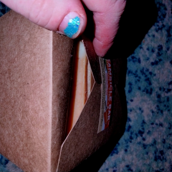 Biggs & Featherbelle Creamsicle Soap bars (multiple bars new in packaging) - Picture 5 of 5